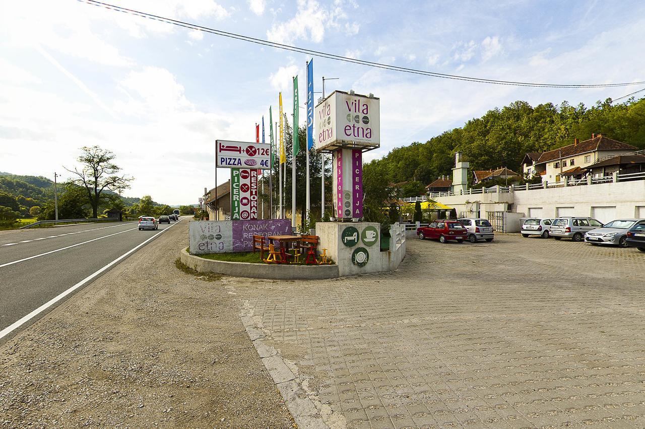 Отель Vila Etna Ugrinovci  Экстерьер фото